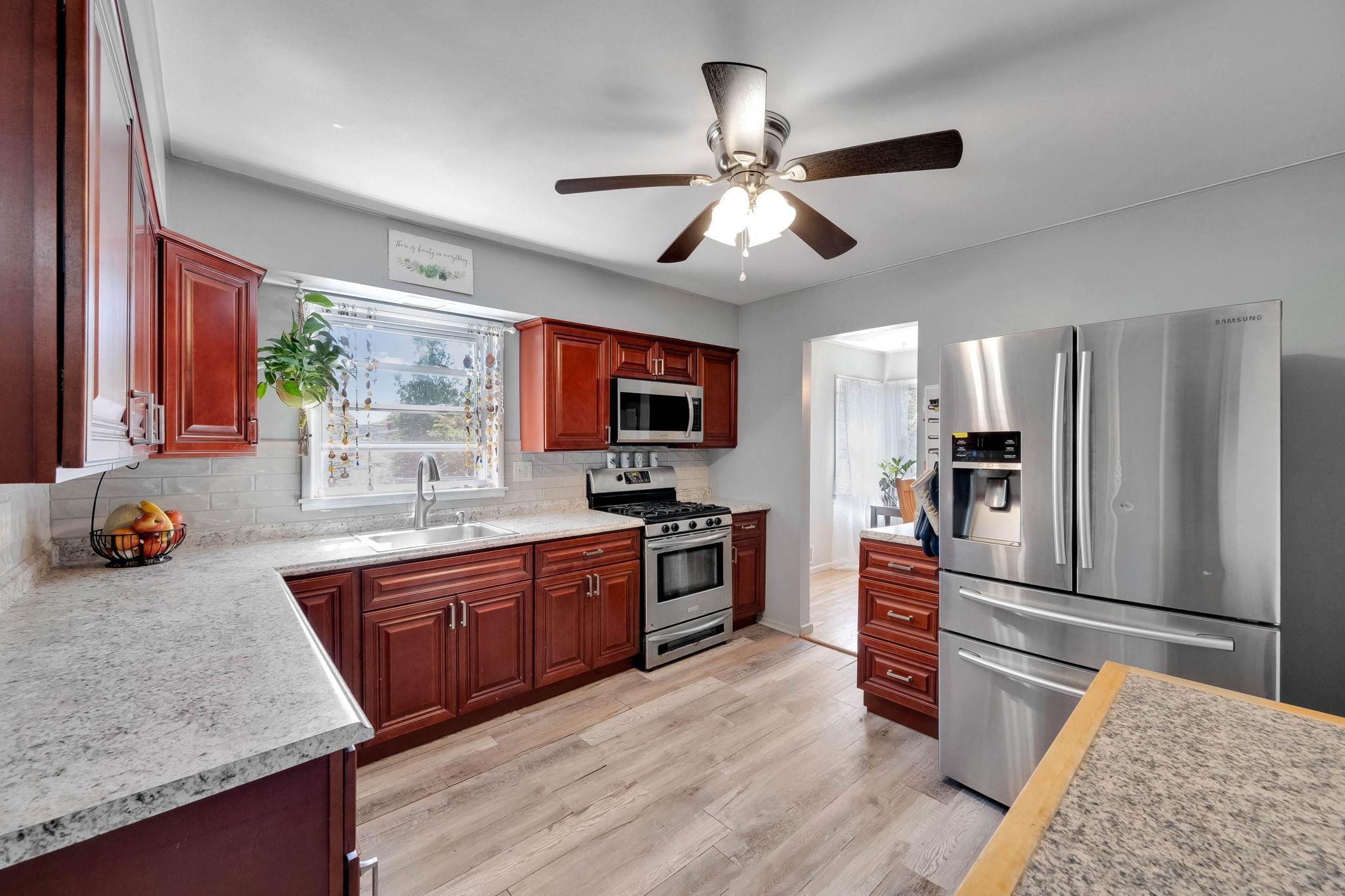 Single Family Hedge  Suffolk County, NY 11720, MLS-852055-3