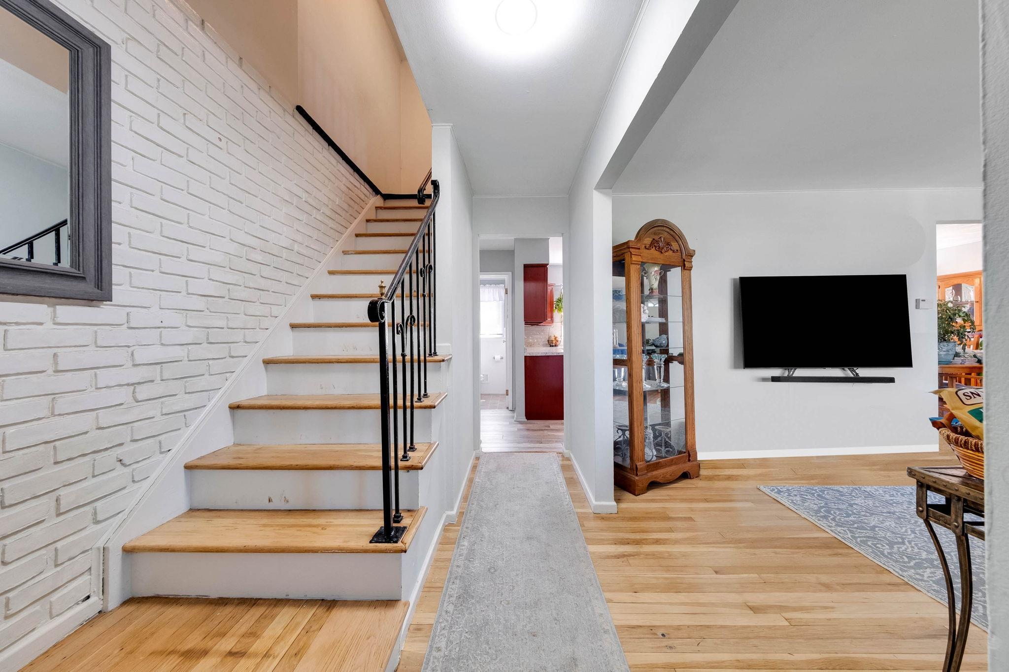 Single Family Hedge  Suffolk County, NY 11720, MLS-852055-7