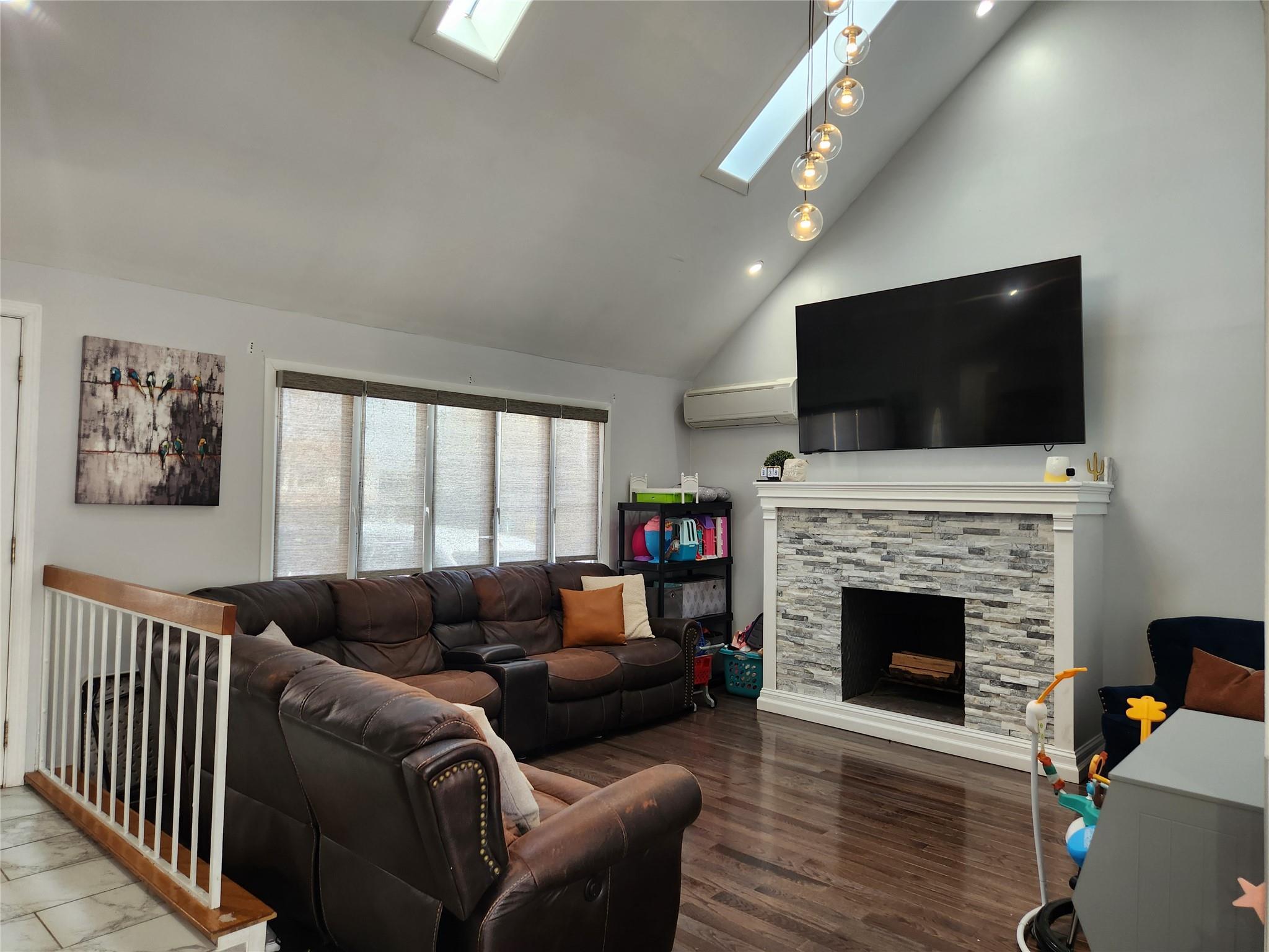 Single Family Oregon  Suffolk County, NY 11763, MLS-852064-2