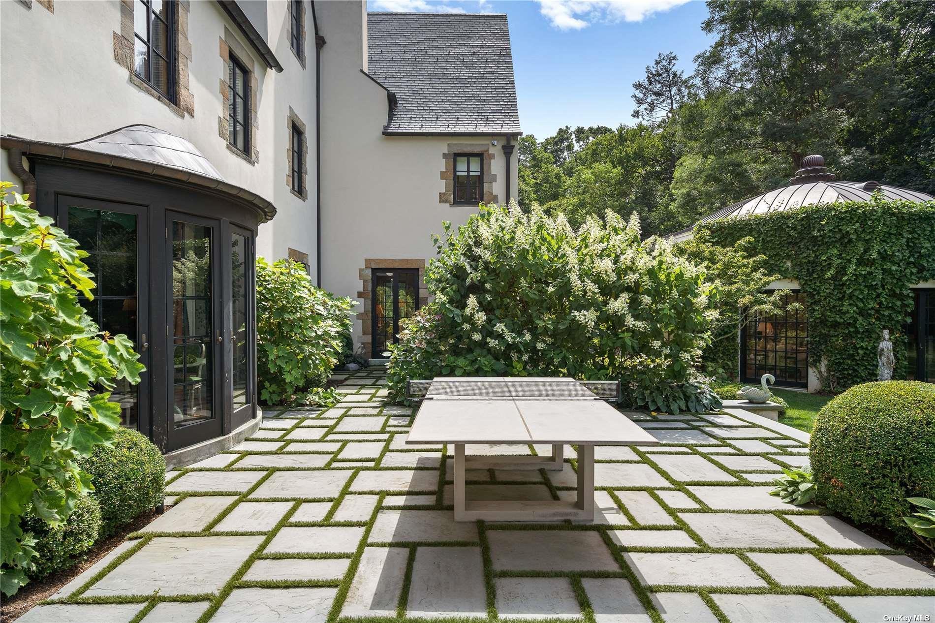 Single Family Duck Pond Nassau County, NY 11560, MLS-852070-30