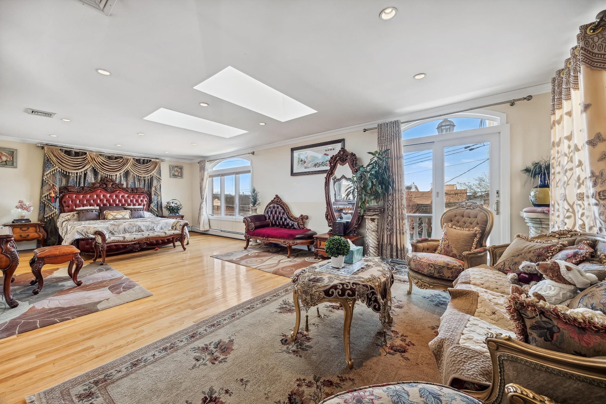Single Family Riverside  Queens, NY 11357, MLS-852085-17
