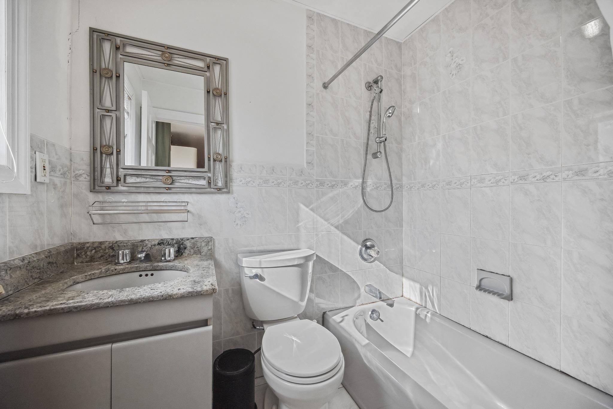 Single Family Riverside  Queens, NY 11357, MLS-852085-28