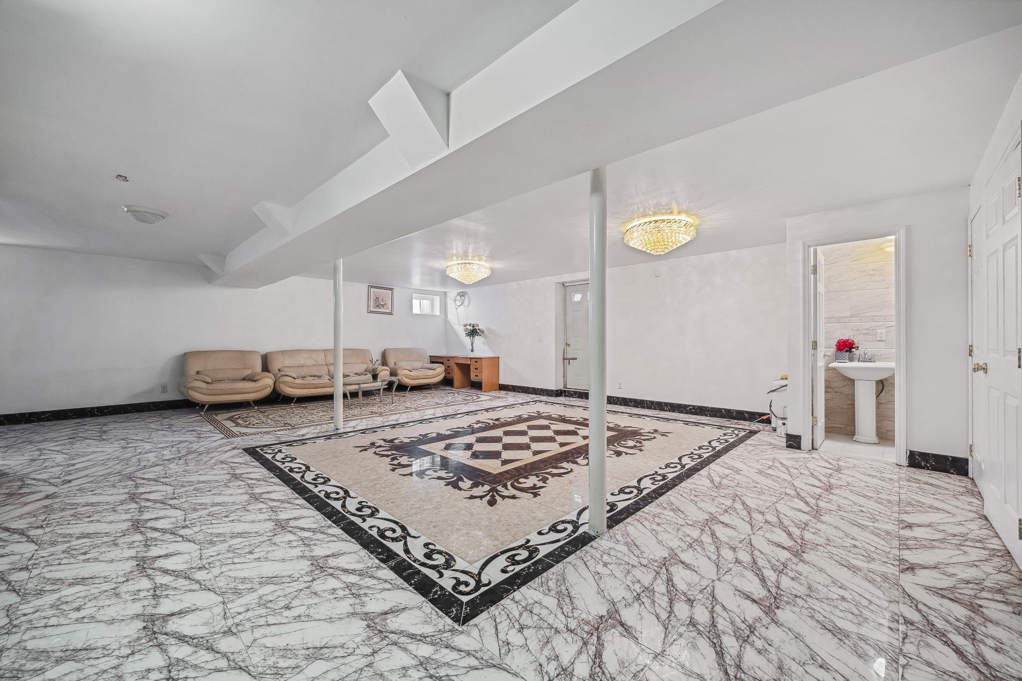 Single Family Riverside  Queens, NY 11357, MLS-852085-31