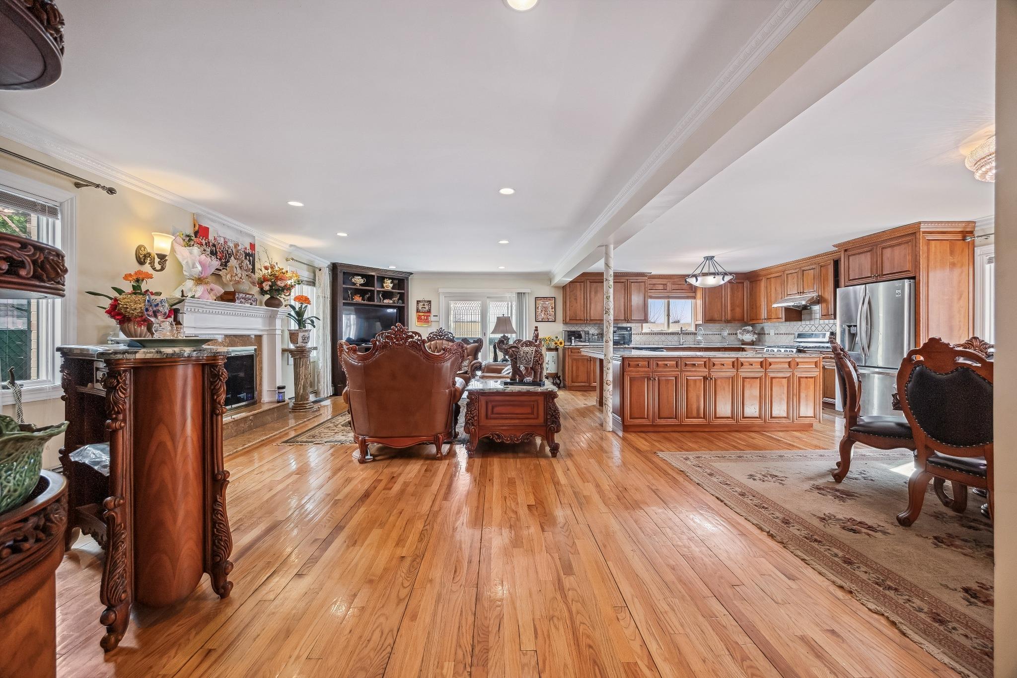 Single Family Riverside  Queens, NY 11357, MLS-852085-6