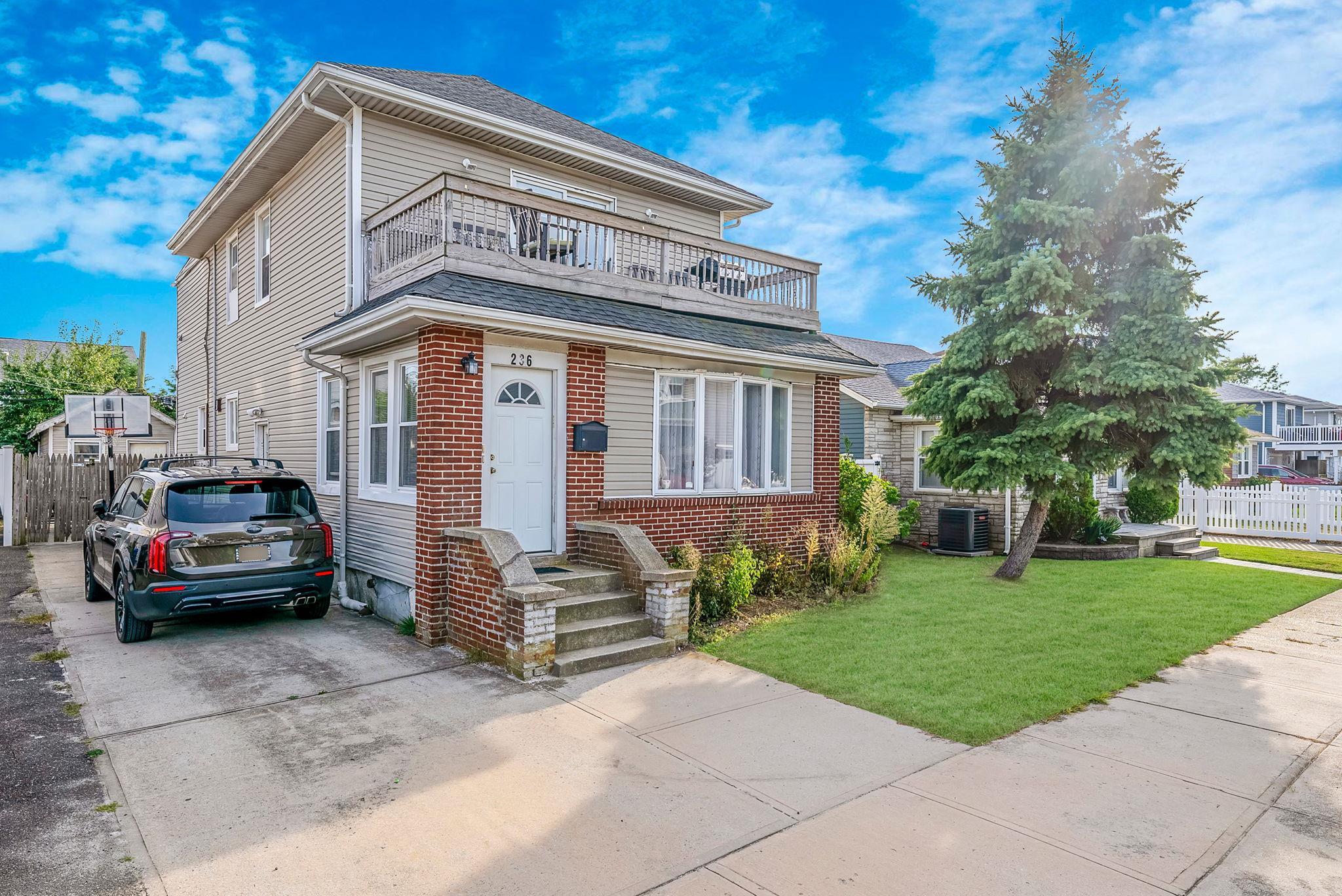 Single Family Pine  Nassau County, NY 11561, MLS-852098-3
