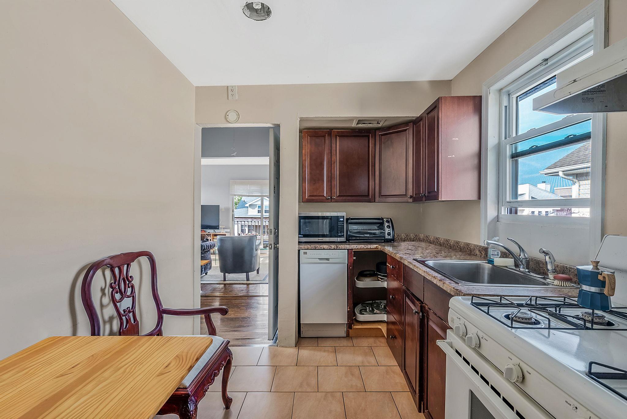 Single Family Pine  Nassau County, NY 11561, MLS-852098-32