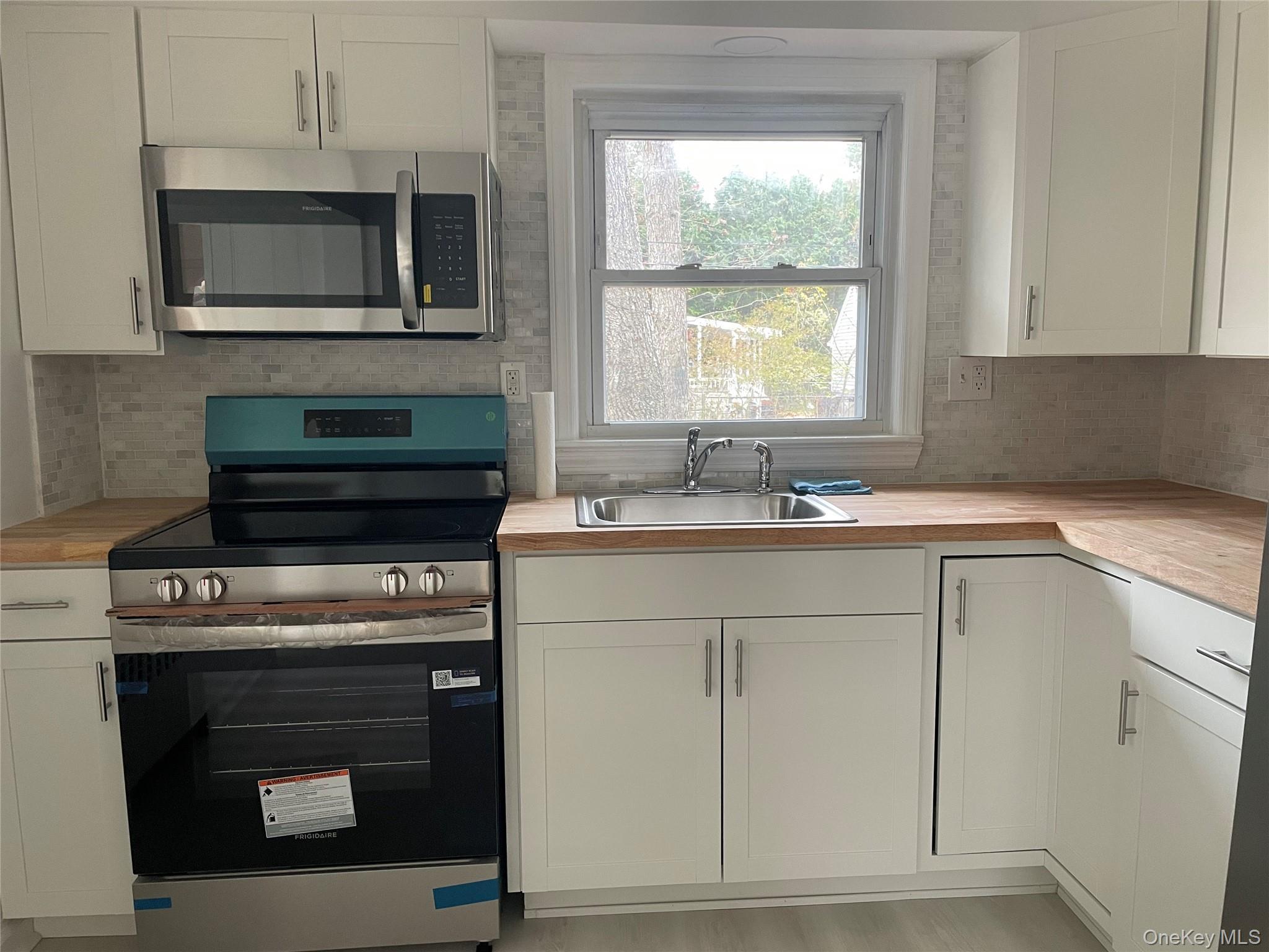 Single Family Union  Suffolk County, NY 11772, MLS-852103-11