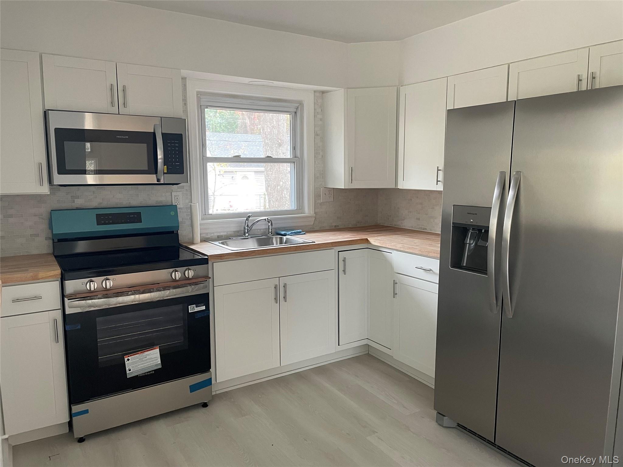 Single Family Union  Suffolk County, NY 11772, MLS-852103-2