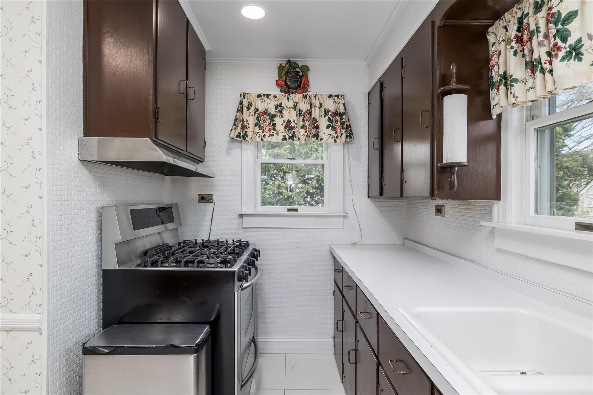 Single Family Sunset  Nassau County, NY 11558, MLS-852164-10