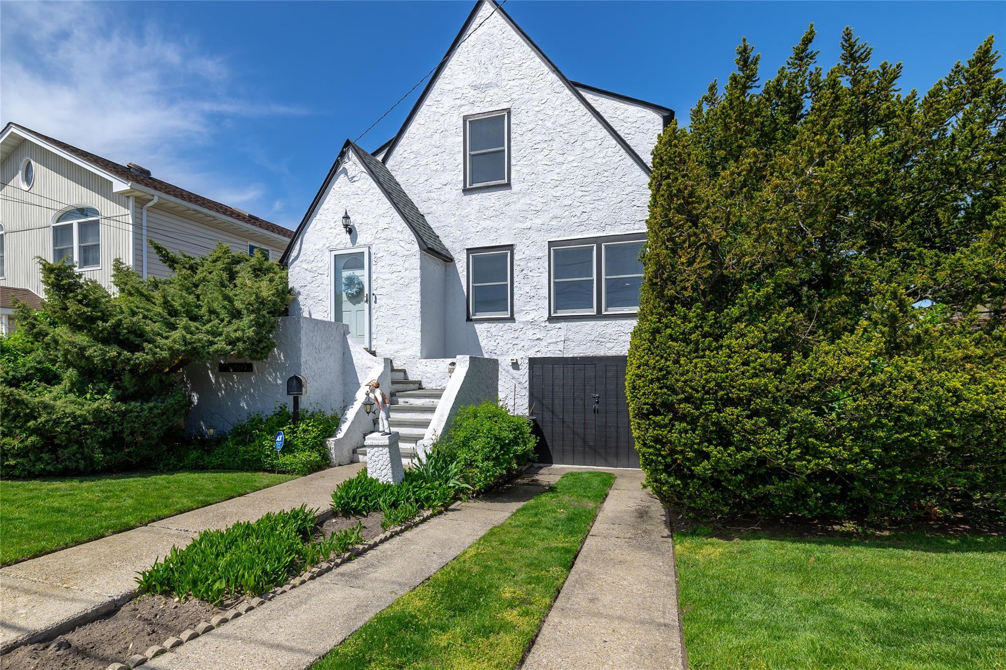 Single Family Sunset  Nassau County, NY 11558, MLS-852164-2