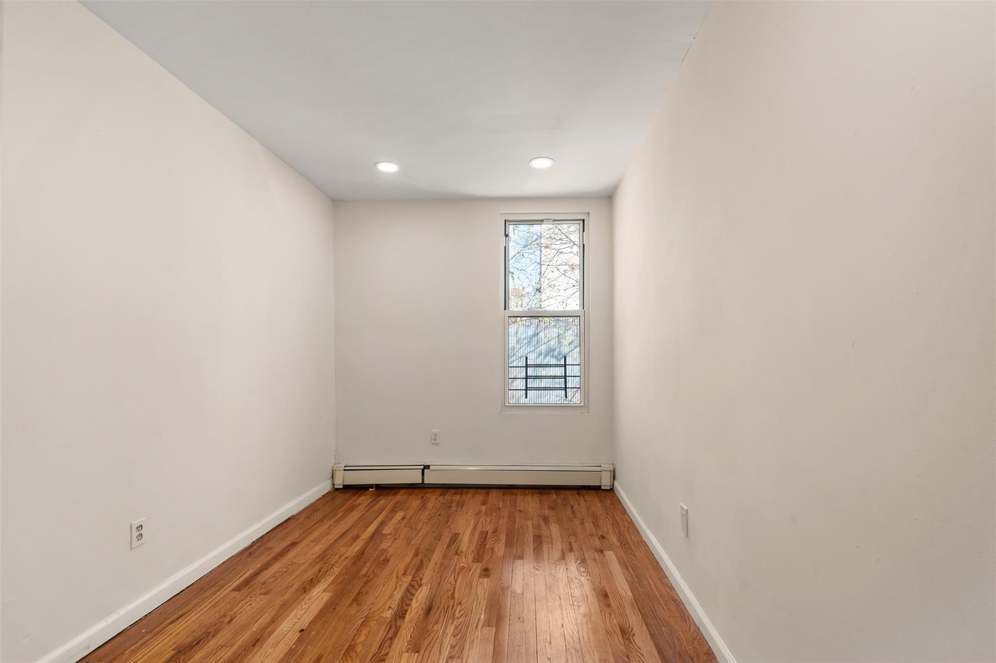 Single Family Park  Bronx, NY 10457, MLS-852183-12