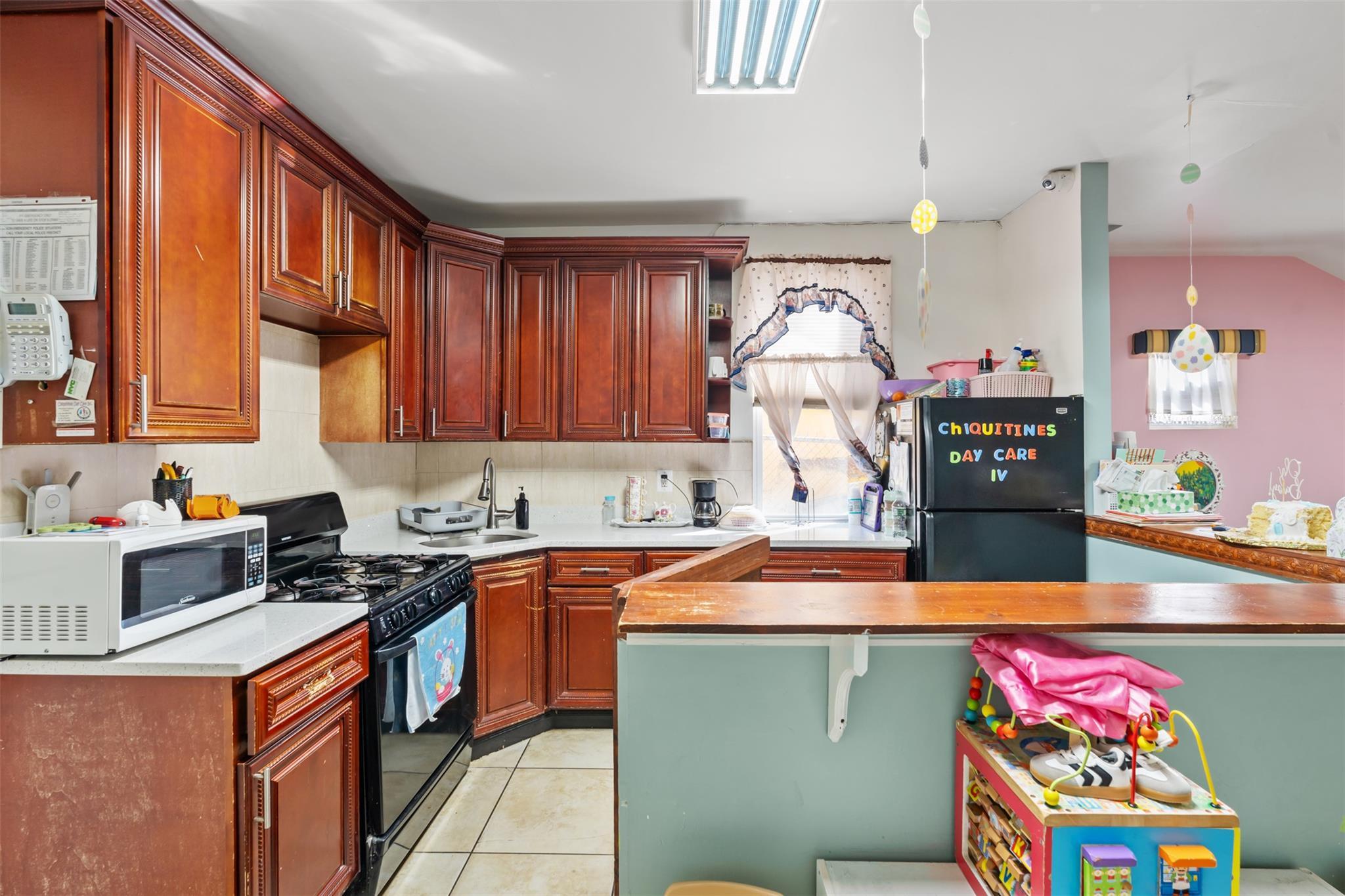 Single Family Park  Bronx, NY 10457, MLS-852183-18