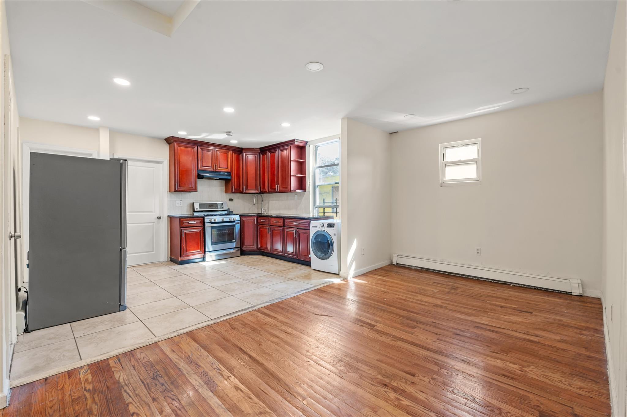 Single Family Park  Bronx, NY 10457, MLS-852183-2