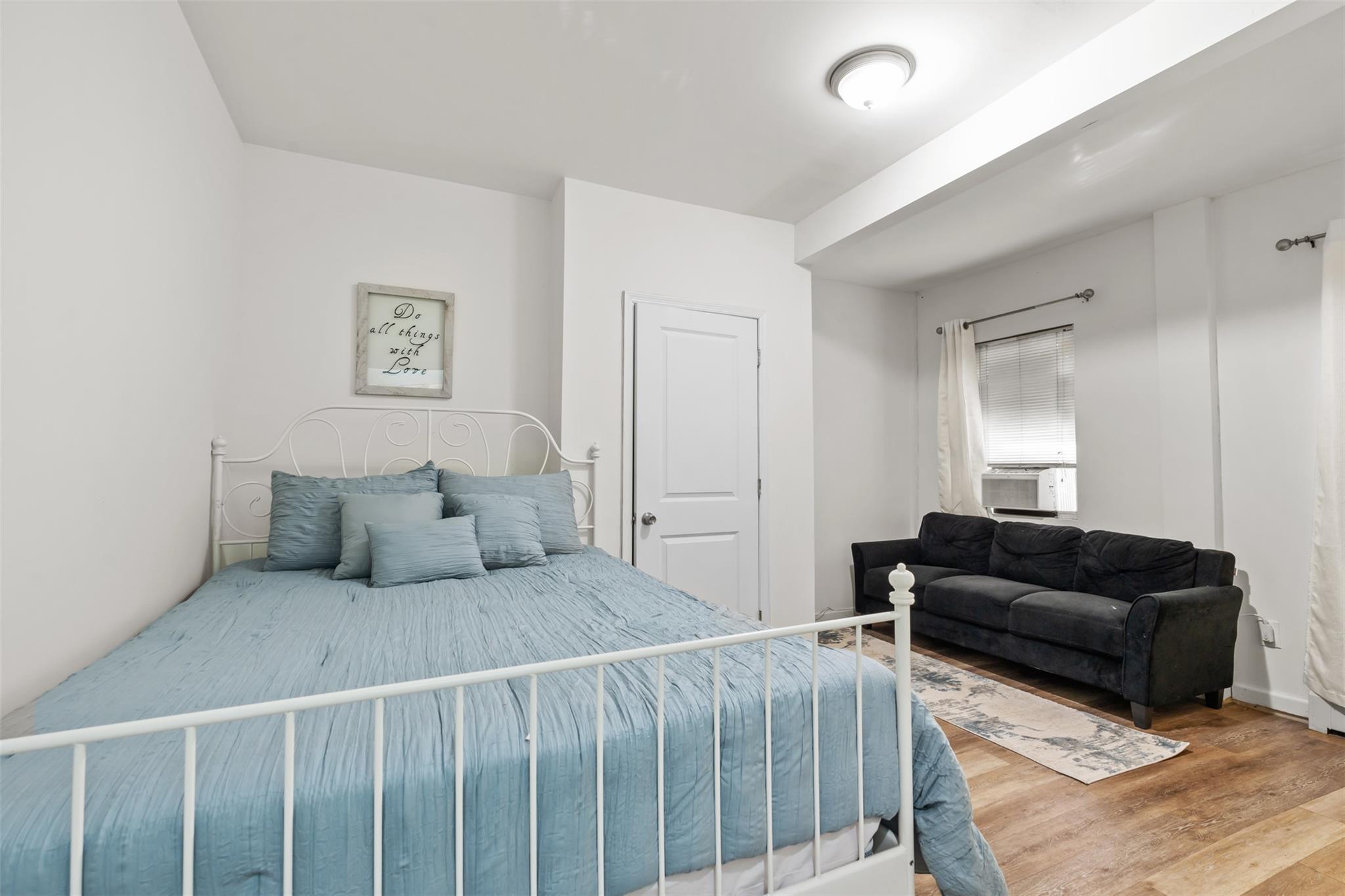 Single Family Park  Bronx, NY 10457, MLS-852183-20