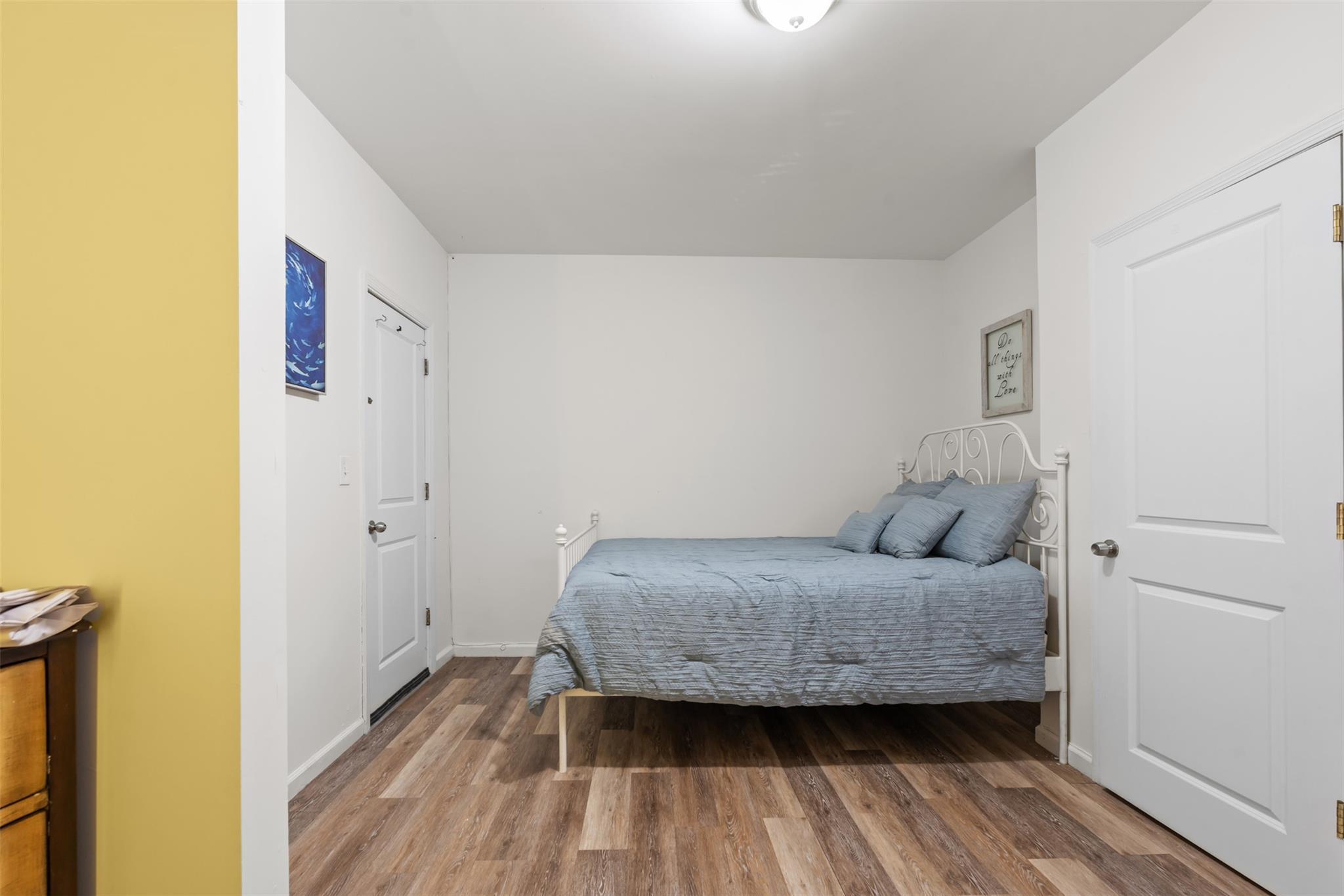 Single Family Park  Bronx, NY 10457, MLS-852183-21