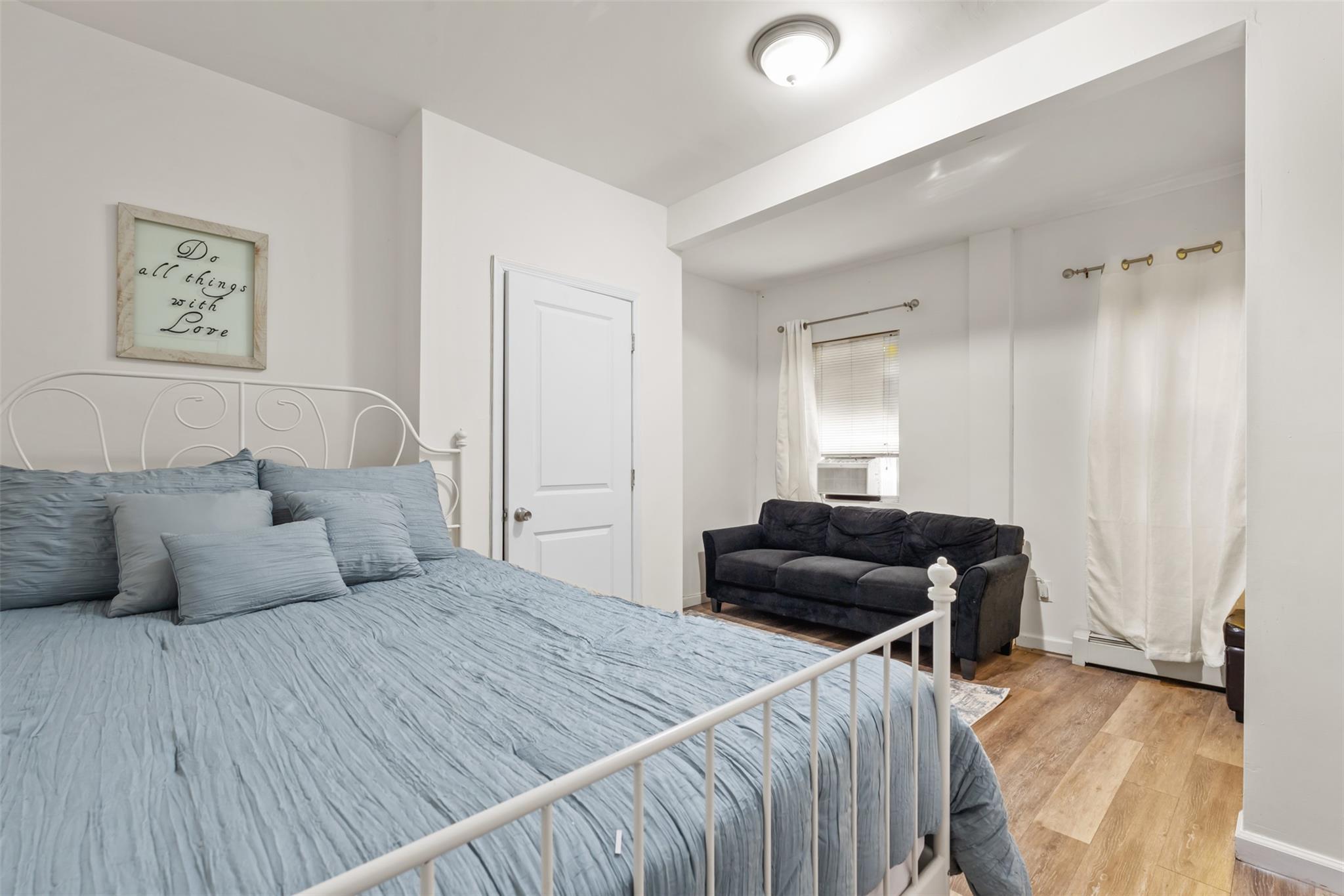 Single Family Park  Bronx, NY 10457, MLS-852183-22