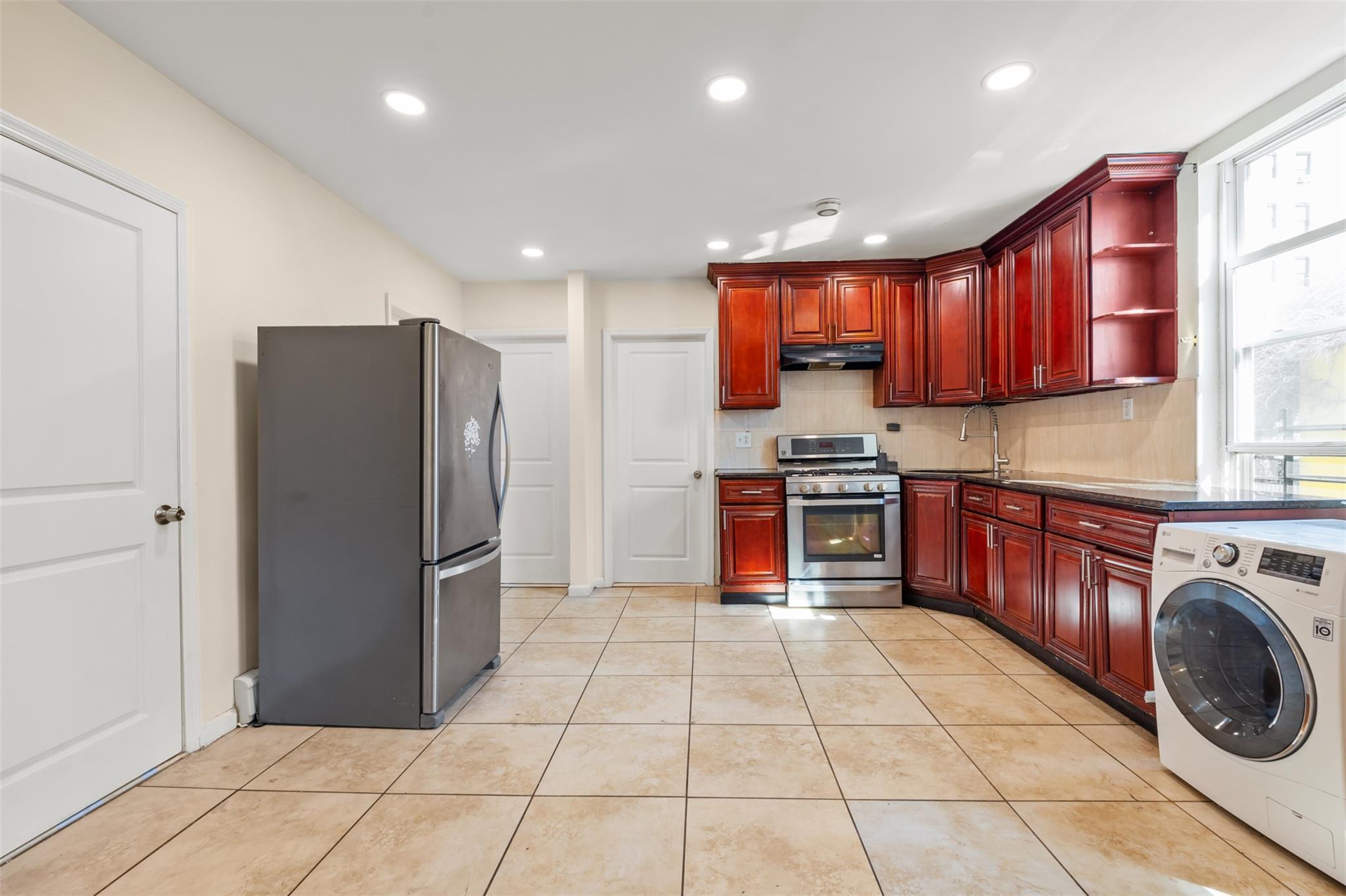 Single Family Park  Bronx, NY 10457, MLS-852183-4