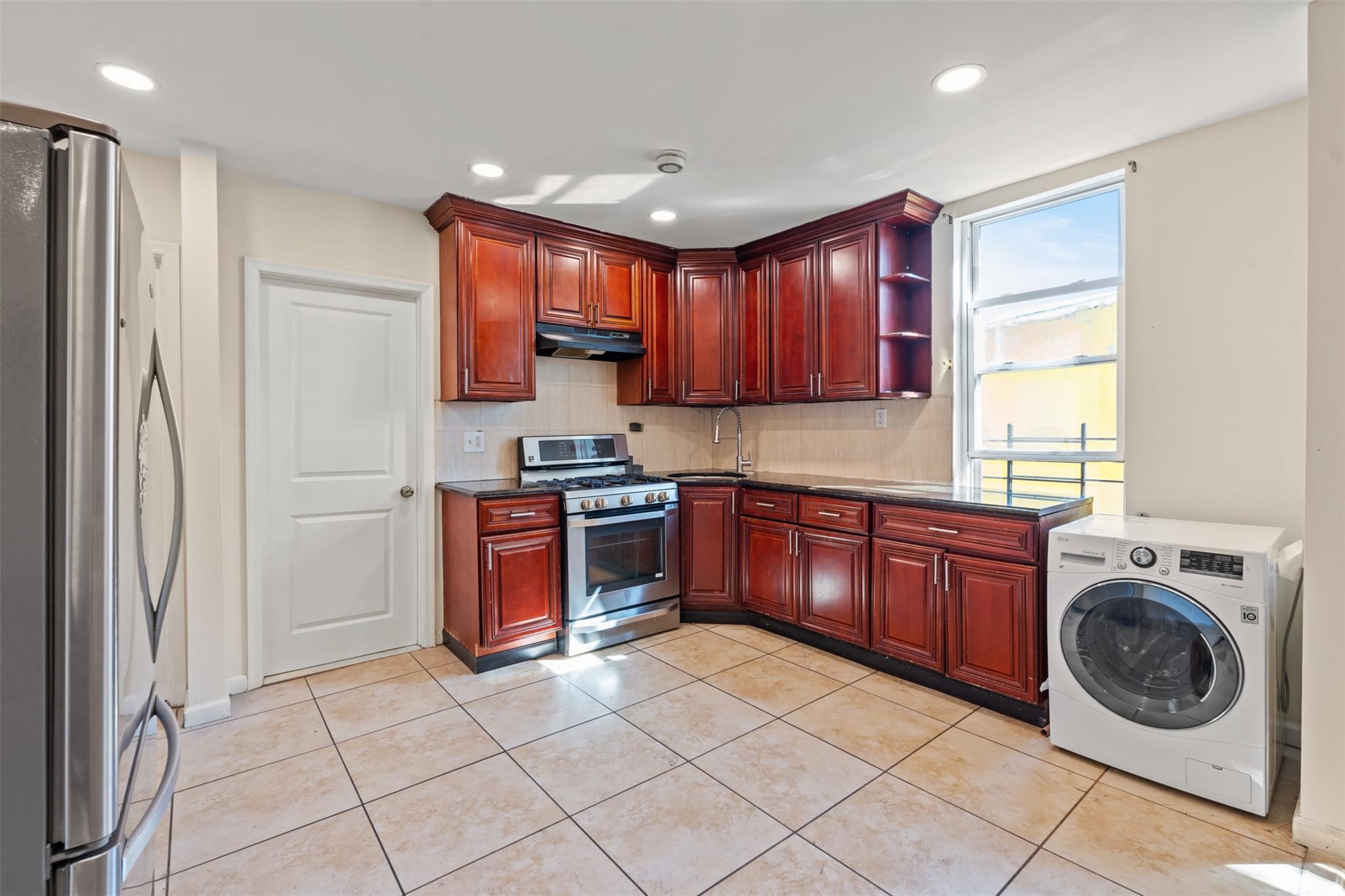 Single Family Park  Bronx, NY 10457, MLS-852183-6