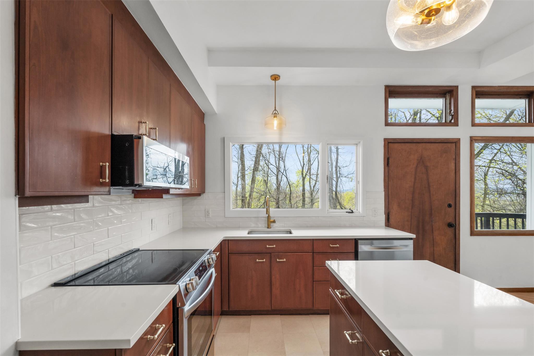 Single Family Edge Hill  Dutchess County, NY 12590, MLS-852192-15