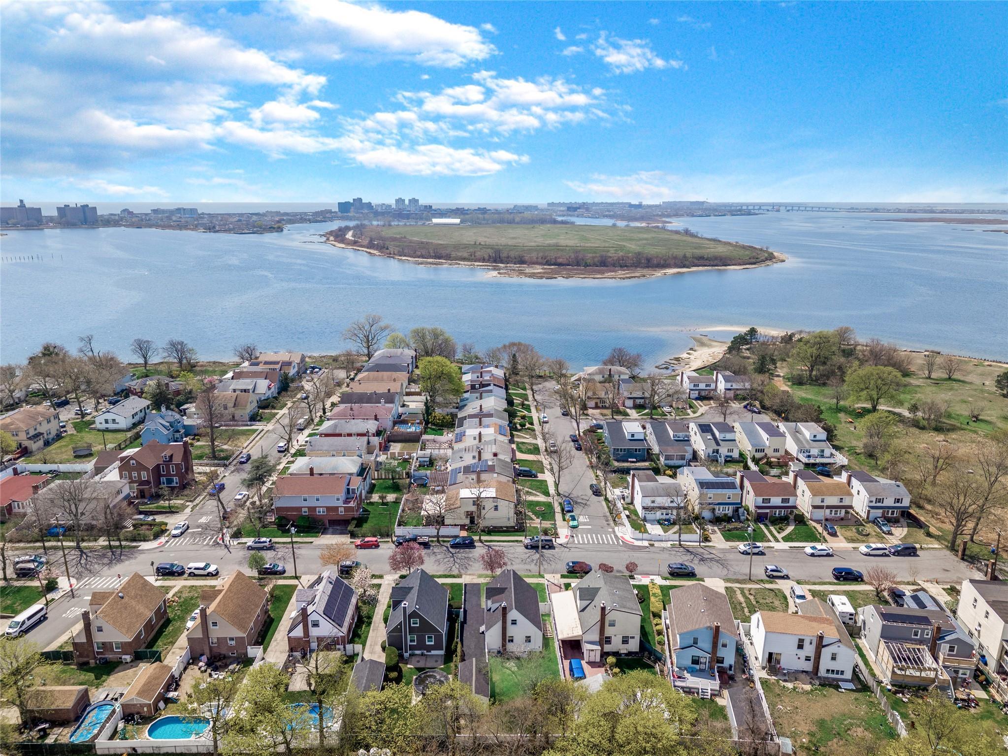 Single Family Mott Ave  Queens, NY 11691, MLS-852315-28