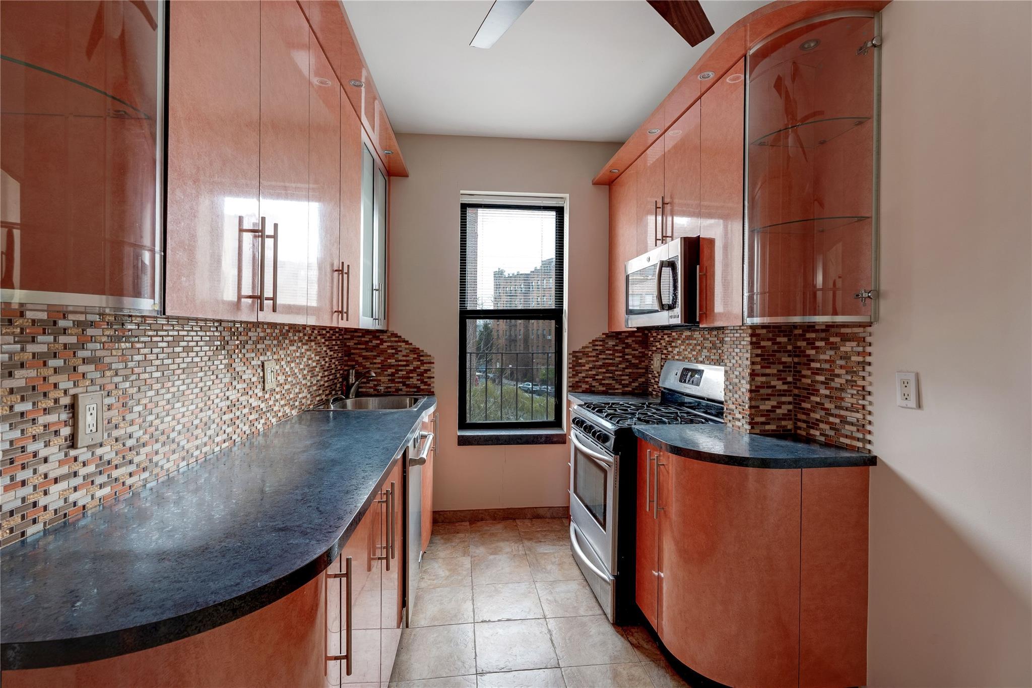 Coop 4th  Brooklyn, NY 11209, MLS-852354-3
