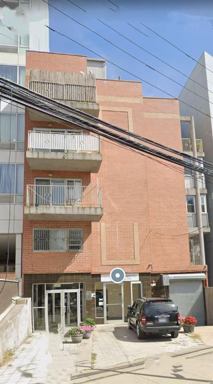Condo in New York - Parsons  Queens, NY 11355
