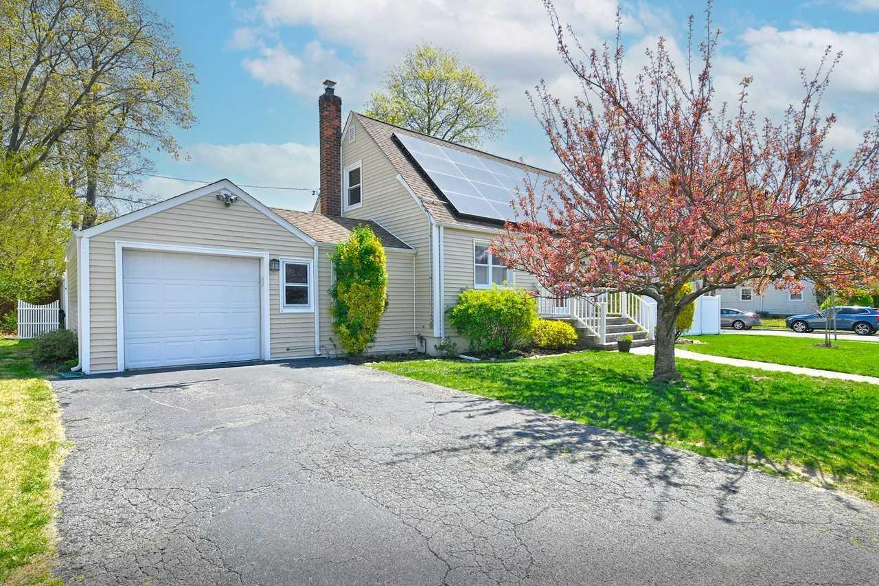 Single Family Maeder  Nassau County, NY 11566, MLS-852391-3