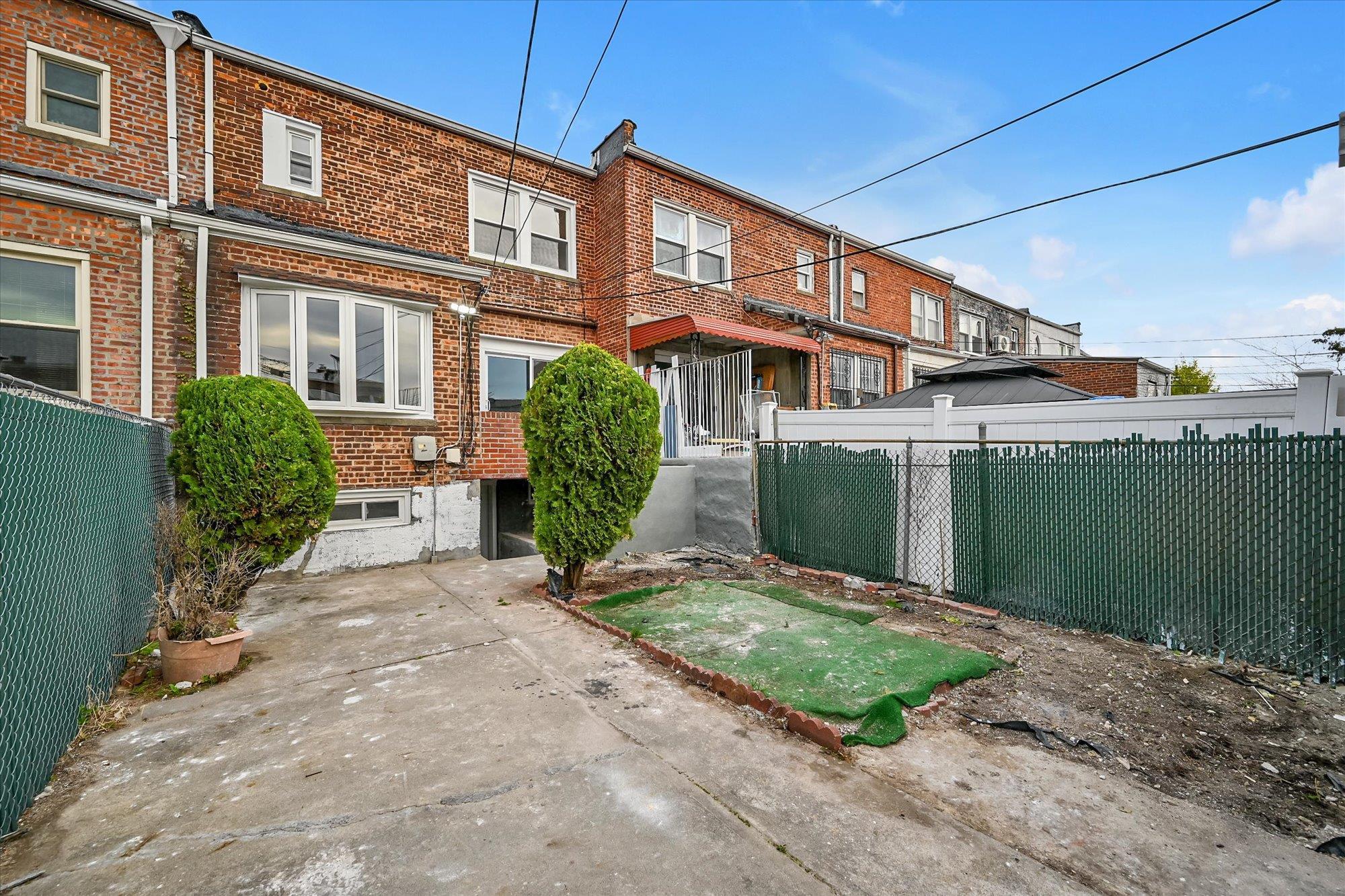 Single Family 225th  Queens, NY 11413, MLS-852393-21