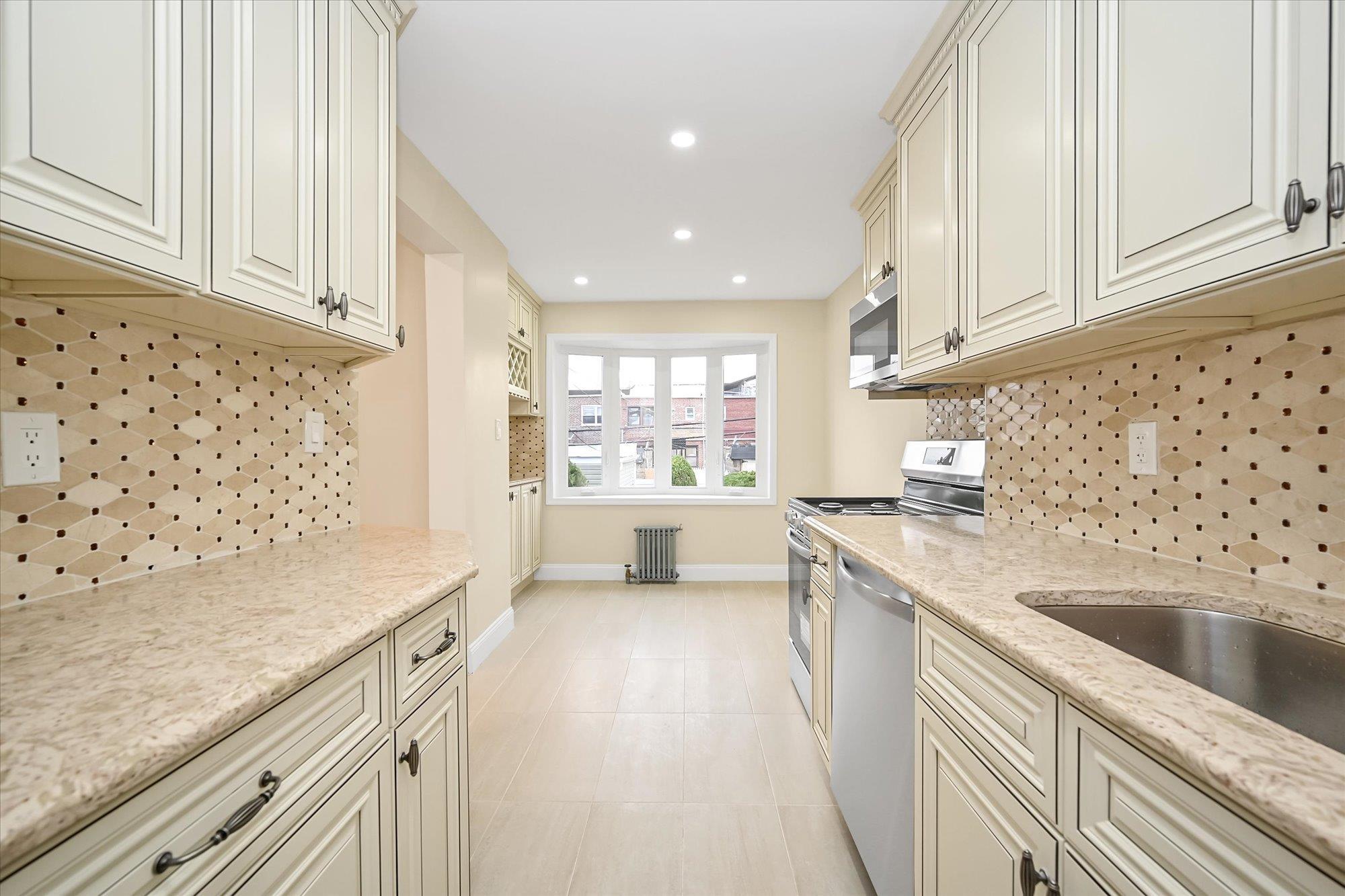Single Family 225th  Queens, NY 11413, MLS-852393-8