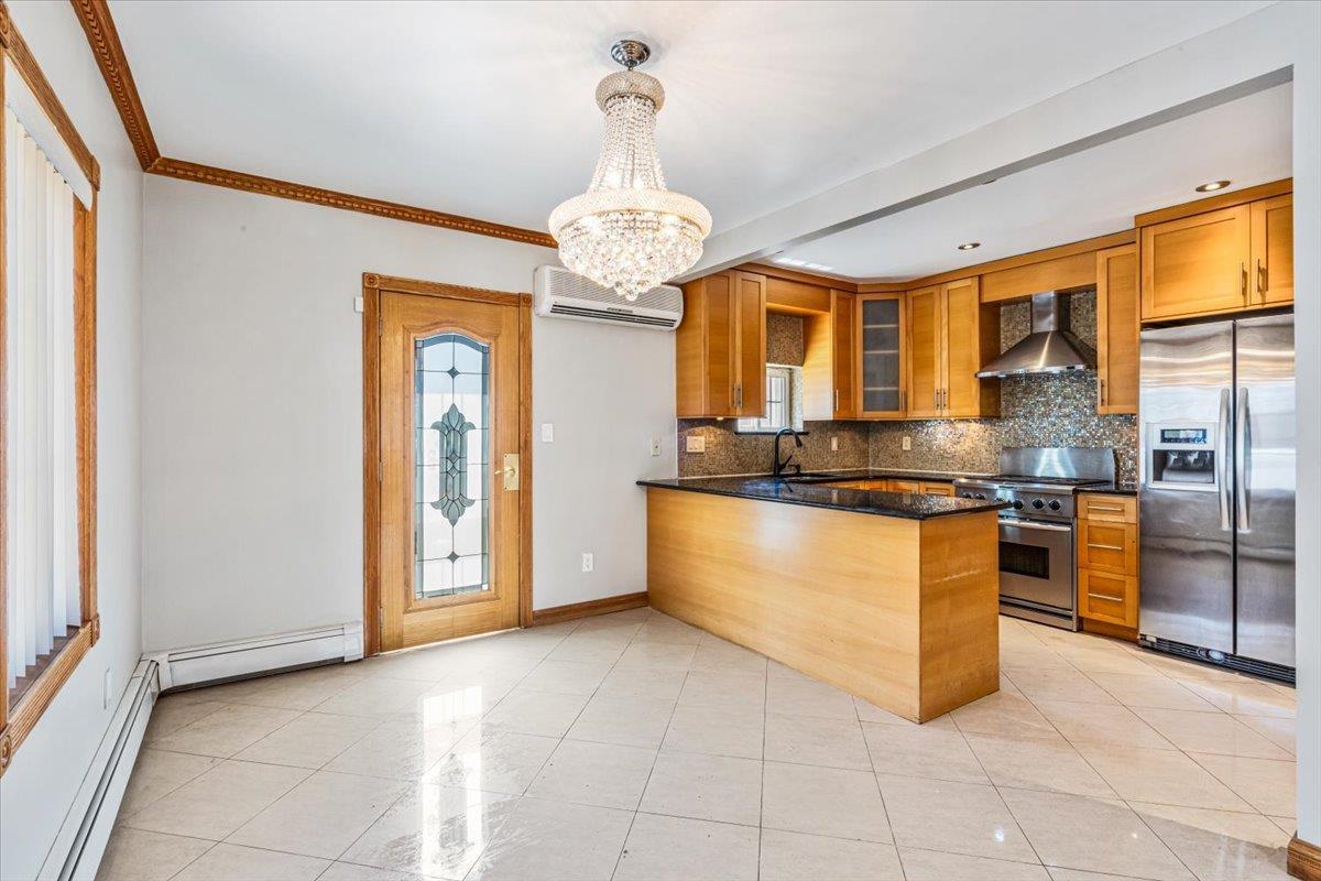 Single Family 48th  Queens, NY 11105, MLS-852422-10
