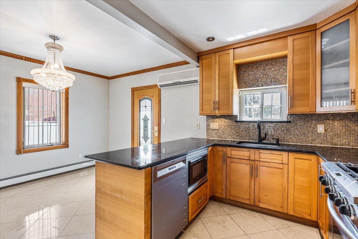 Single Family 48th  Queens, NY 11105, MLS-852422-11