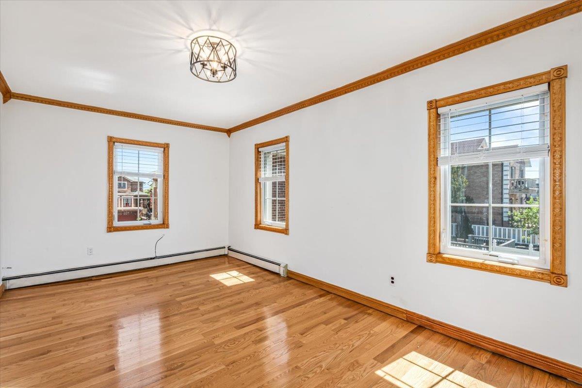 Single Family 48th  Queens, NY 11105, MLS-852422-20