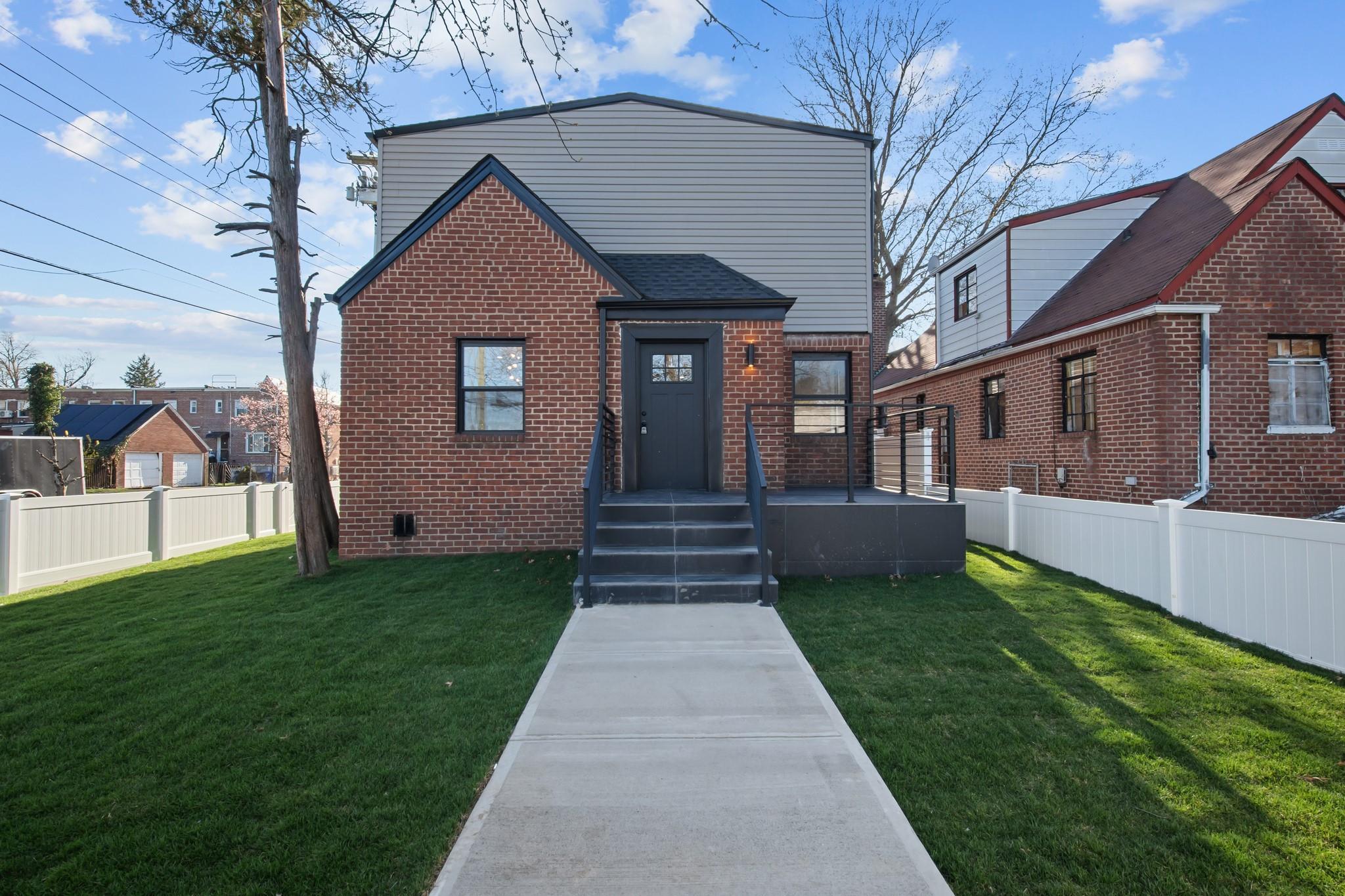 Single Family 198th  Queens, NY 11412, MLS-852423-22