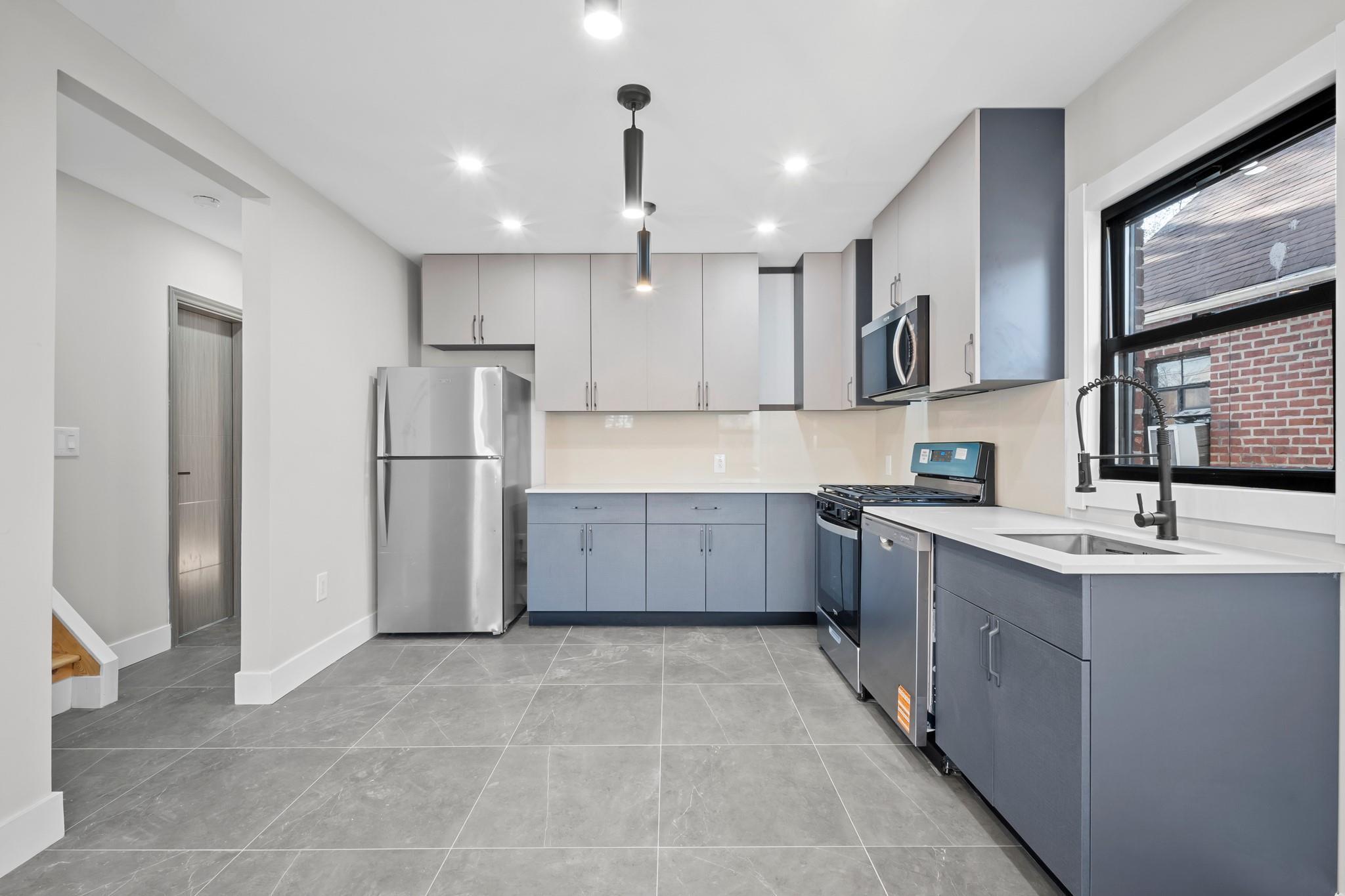Single Family 198th  Queens, NY 11412, MLS-852423-3