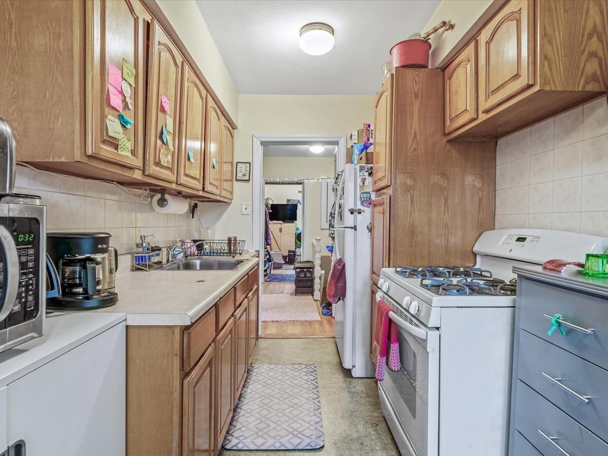 Single Family 26th  Queens, NY 11105, MLS-852424-10