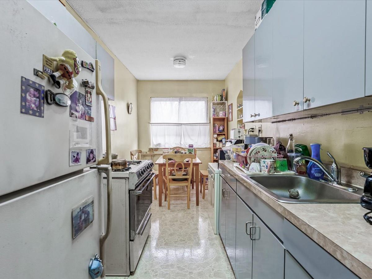 Single Family 26th  Queens, NY 11105, MLS-852424-2