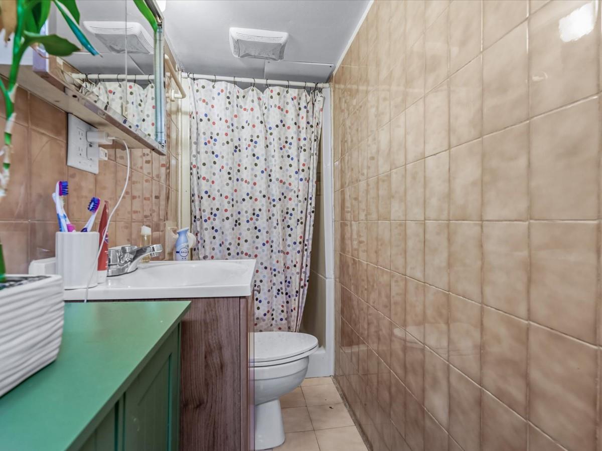 Single Family 26th  Queens, NY 11105, MLS-852424-23