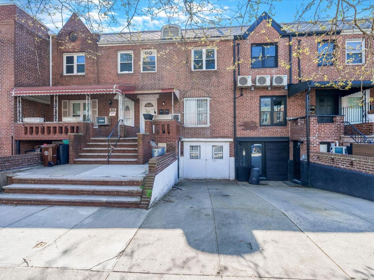 Single Family 26th  Queens, NY 11105, MLS-852424-27