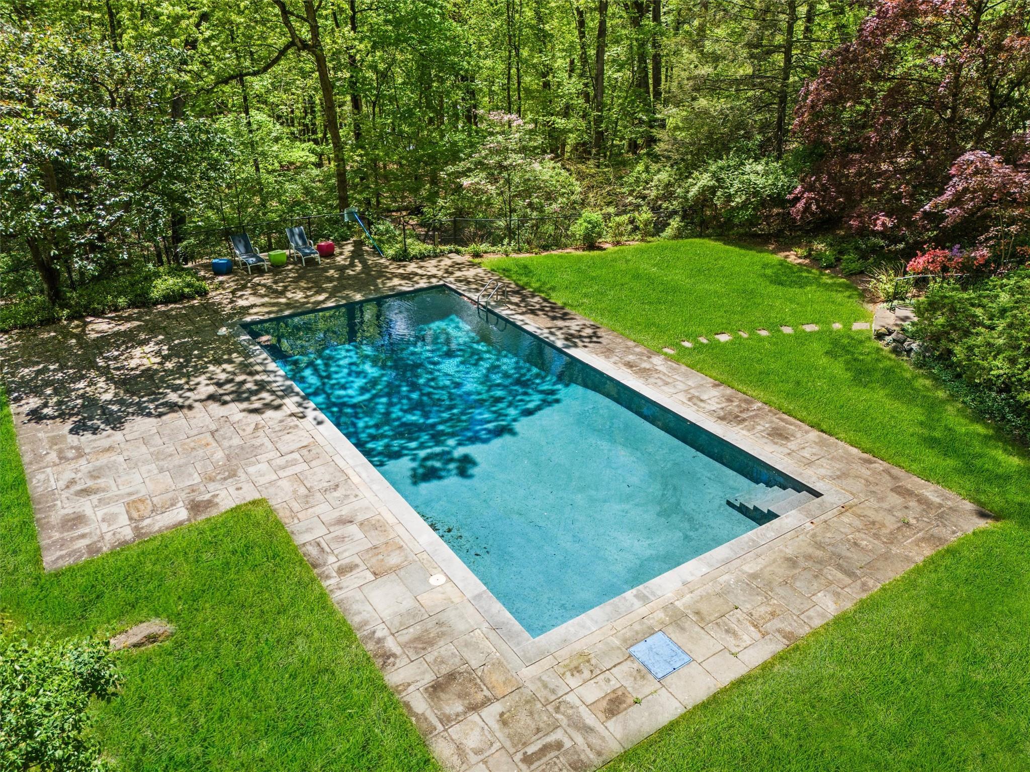 Single Family Hunterbrook  Westchester County, NY 10598, MLS-852428-33
