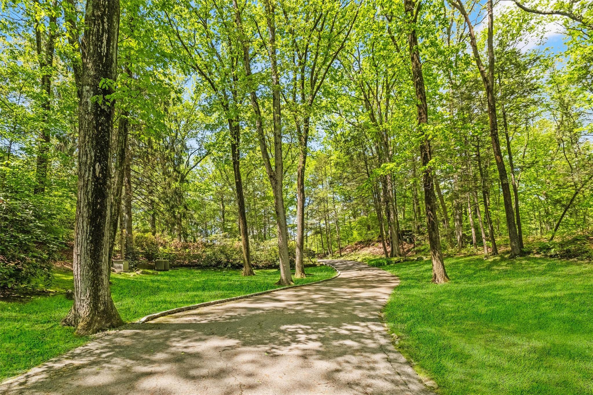 Single Family Hunterbrook  Westchester County, NY 10598, MLS-852428-37