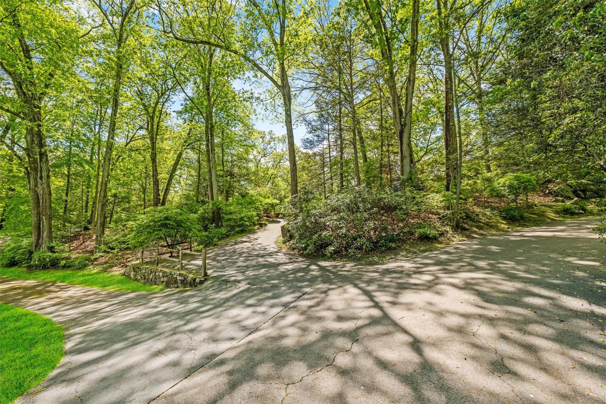 Single Family Hunterbrook  Westchester County, NY 10598, MLS-852428-38