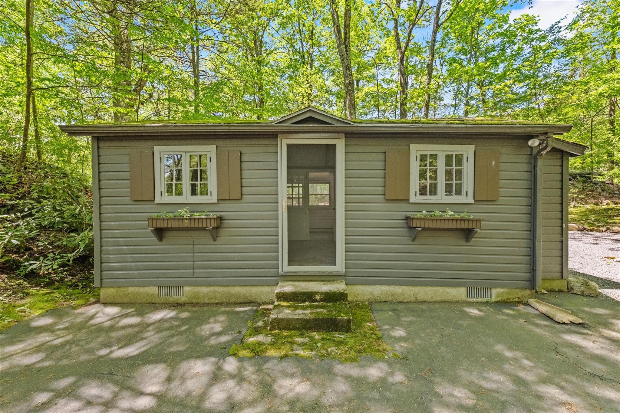 Single Family Hunterbrook  Westchester County, NY 10598, MLS-852428-39