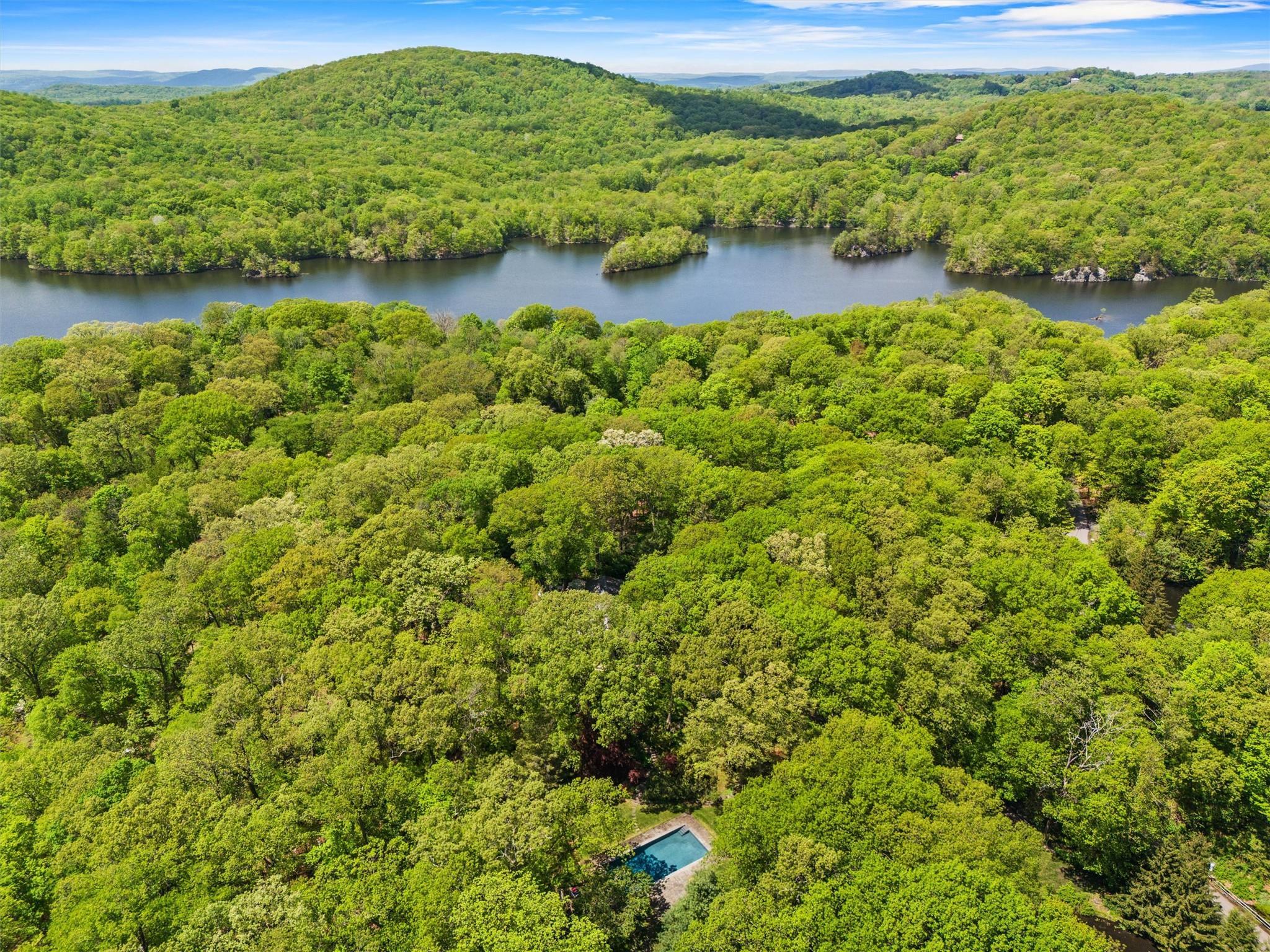 Single Family Hunterbrook  Westchester County, NY 10598, MLS-852428-42