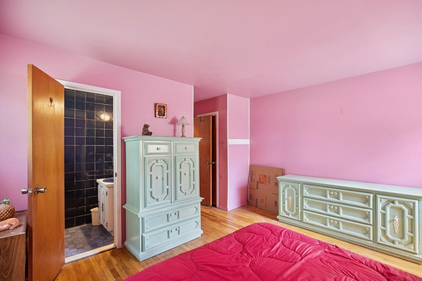 Single Family Milburn  Suffolk County, NY 11720, MLS-852431-26