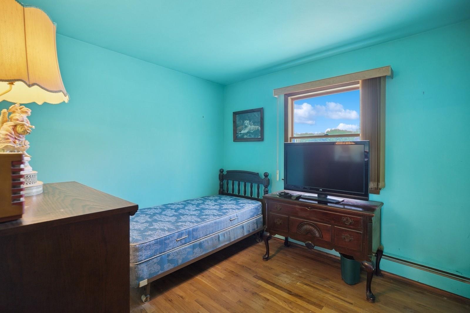 Single Family Milburn  Suffolk County, NY 11720, MLS-852431-29