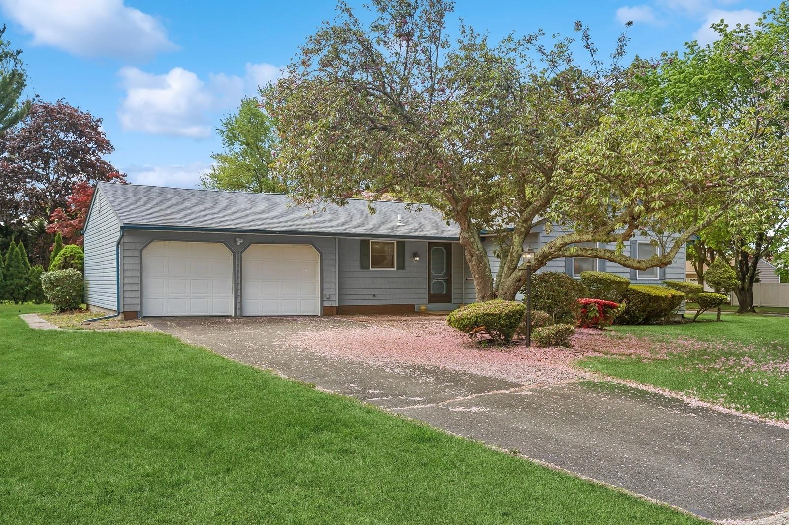 Single Family Milburn  Suffolk County, NY 11720, MLS-852431-3