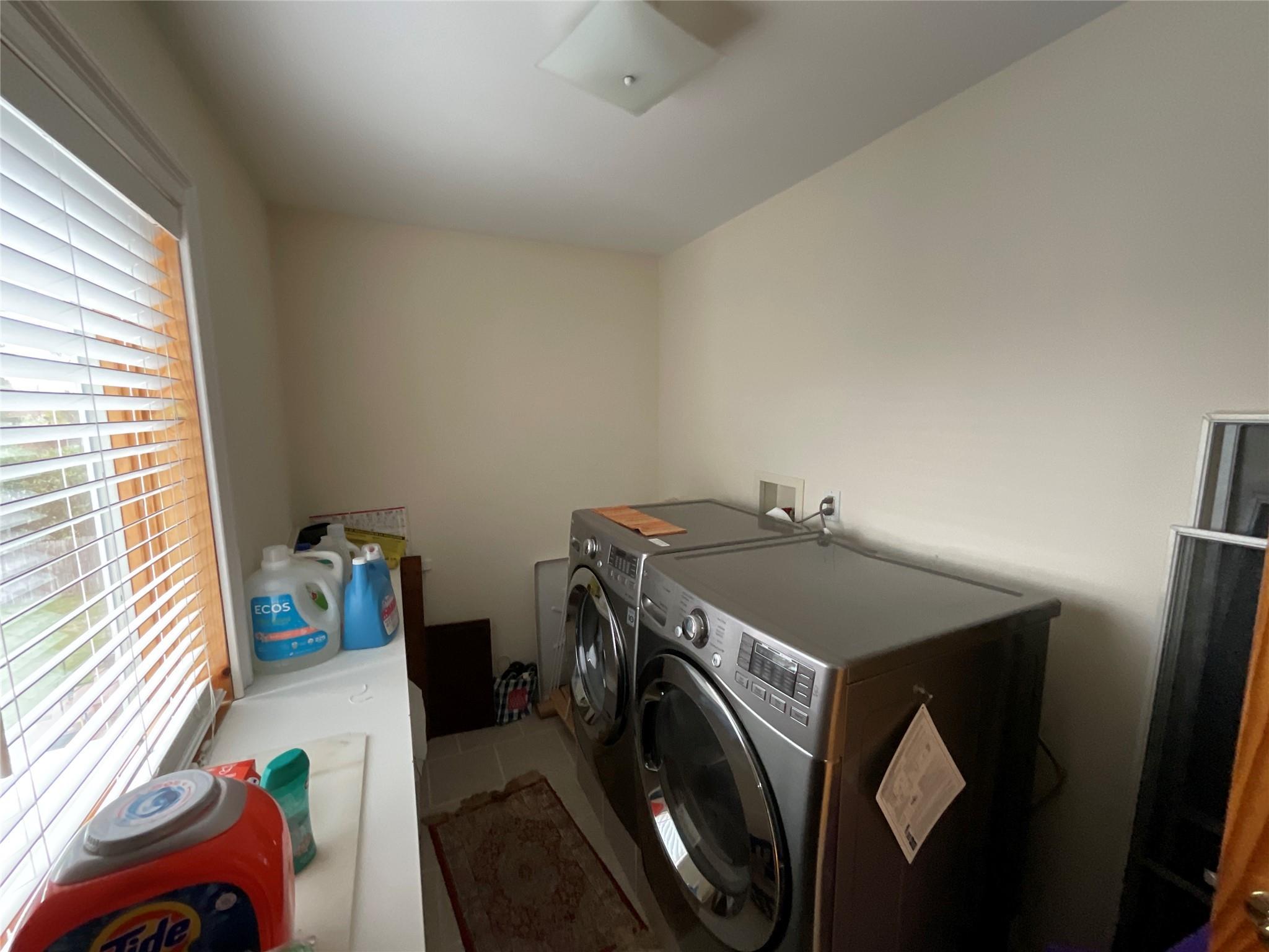 Single Family Old Britton  Nassau County, NY 11710, MLS-852508-26