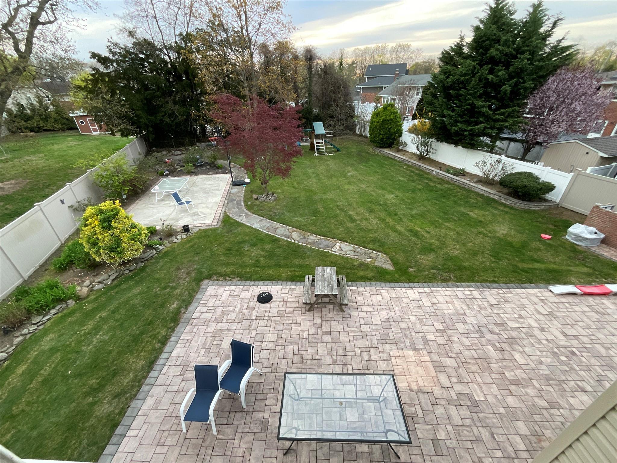 Single Family Old Britton  Nassau County, NY 11710, MLS-852508-35
