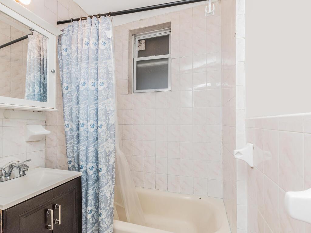 Single Family Cross Bronx  Bronx, NY 10472, MLS-852529-7