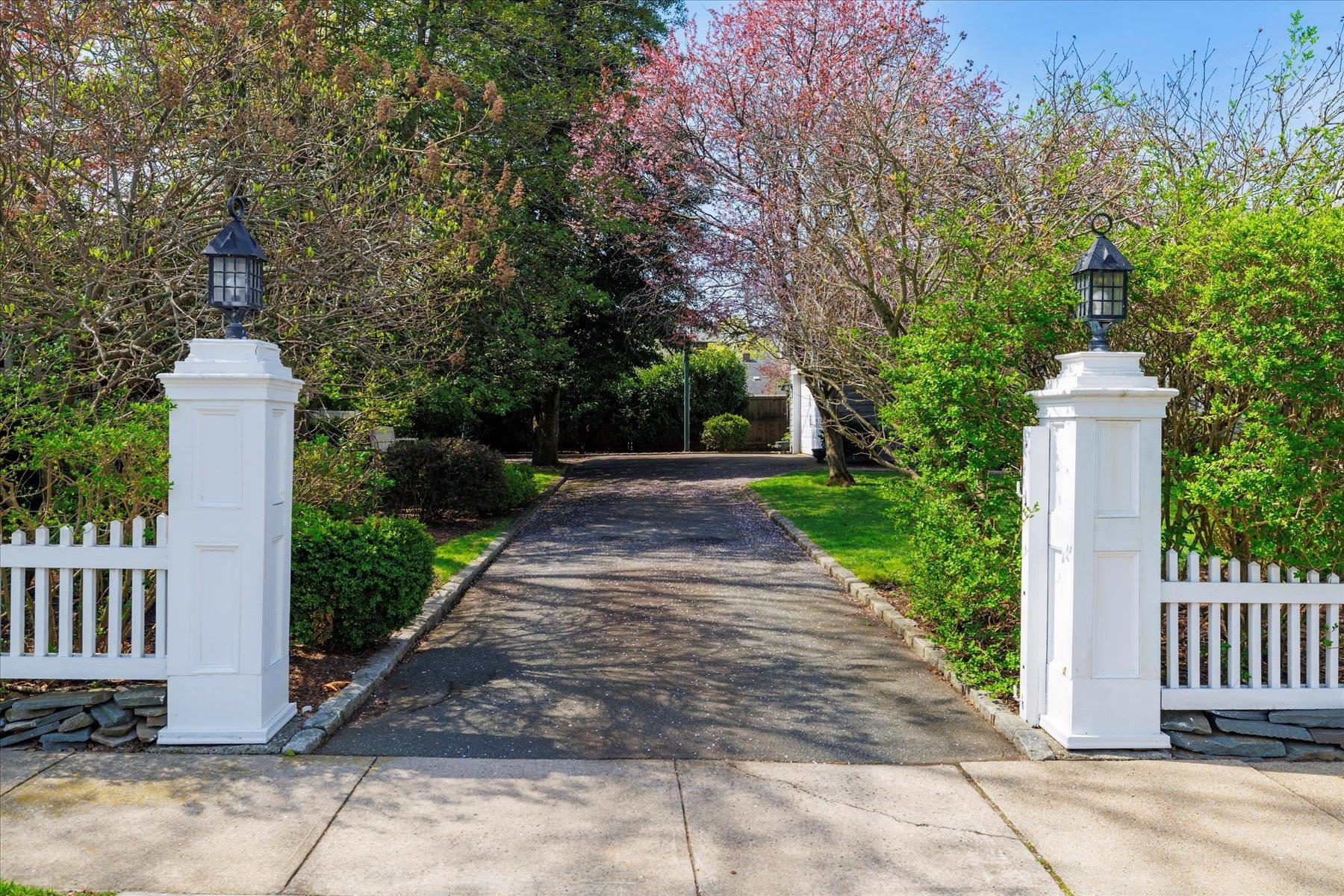 Single Family Hempstead  Nassau County, NY 11570, MLS-852546-5